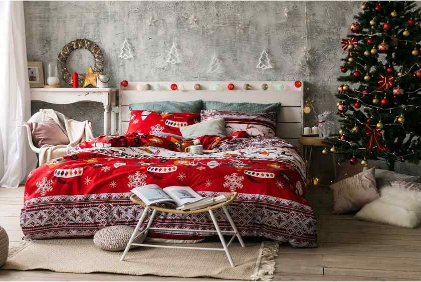 Как красиво украсить спальню к Новому году?